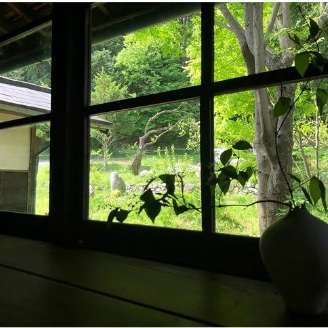 インスタグラムから取得した3枚目の画像が入ります